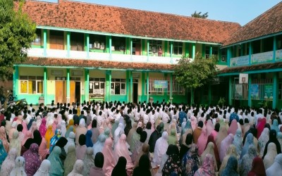MIN 2 Sukabumi Tebar Berkah: Dhuha & Santunan Anak Yatim